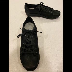 Women’s shoes
